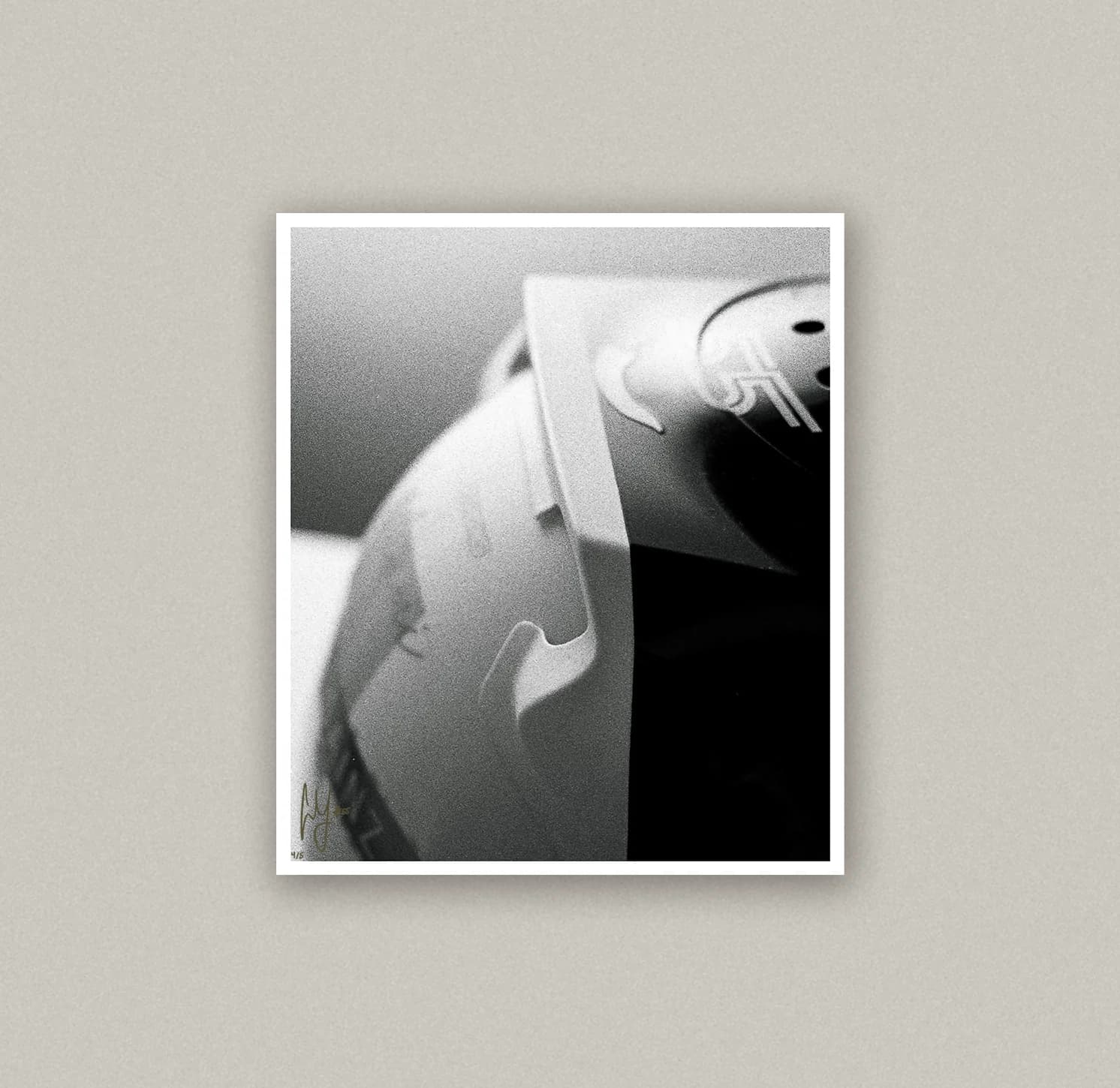 Póster Miami casco en B&N - Miami_poster_of_Helmet_back_in_B_W_from_Fifty_Five-6_1d0c826c-ef54-4f2a-a714-4cfa70244886