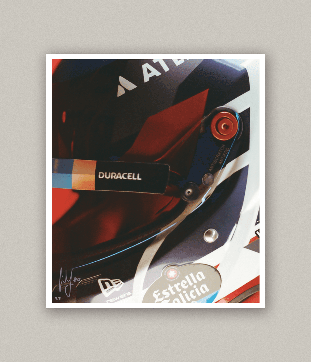 Póster Miami de la visera - Miami_poster_of_Helmet_visor_from_Fifty_Five-hero_copy_466d8709-6a5d-40cb-a606-198e1b8d022e