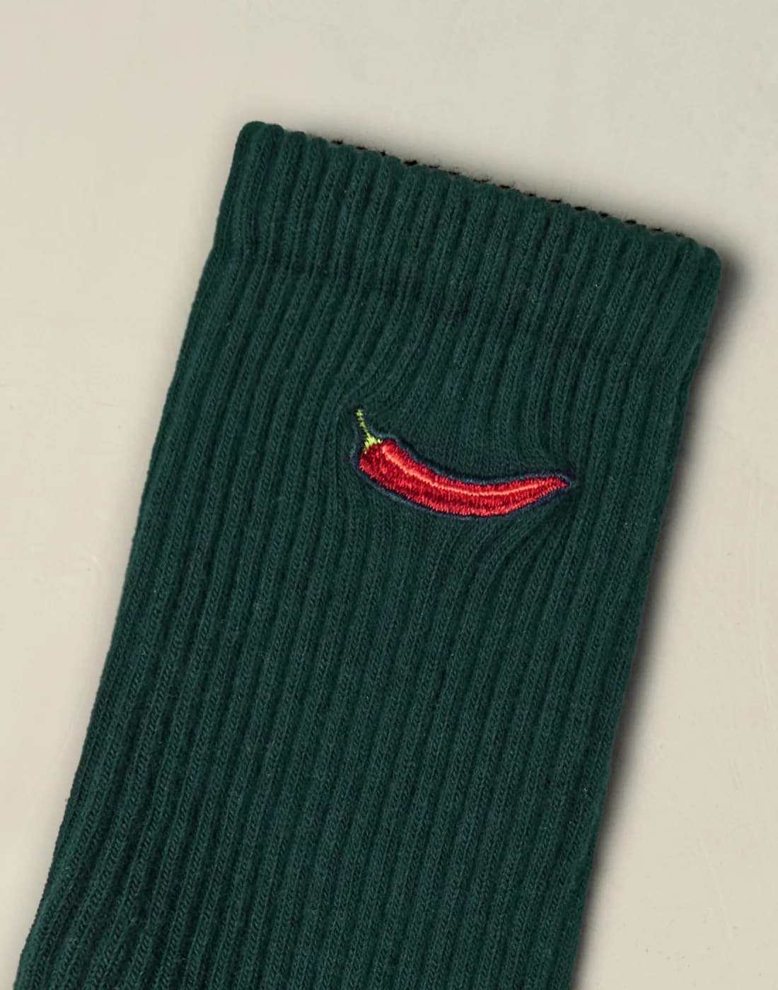 Calcetines Chili Bordados Verde Oscuro/Rojo - SAIN-242563_04